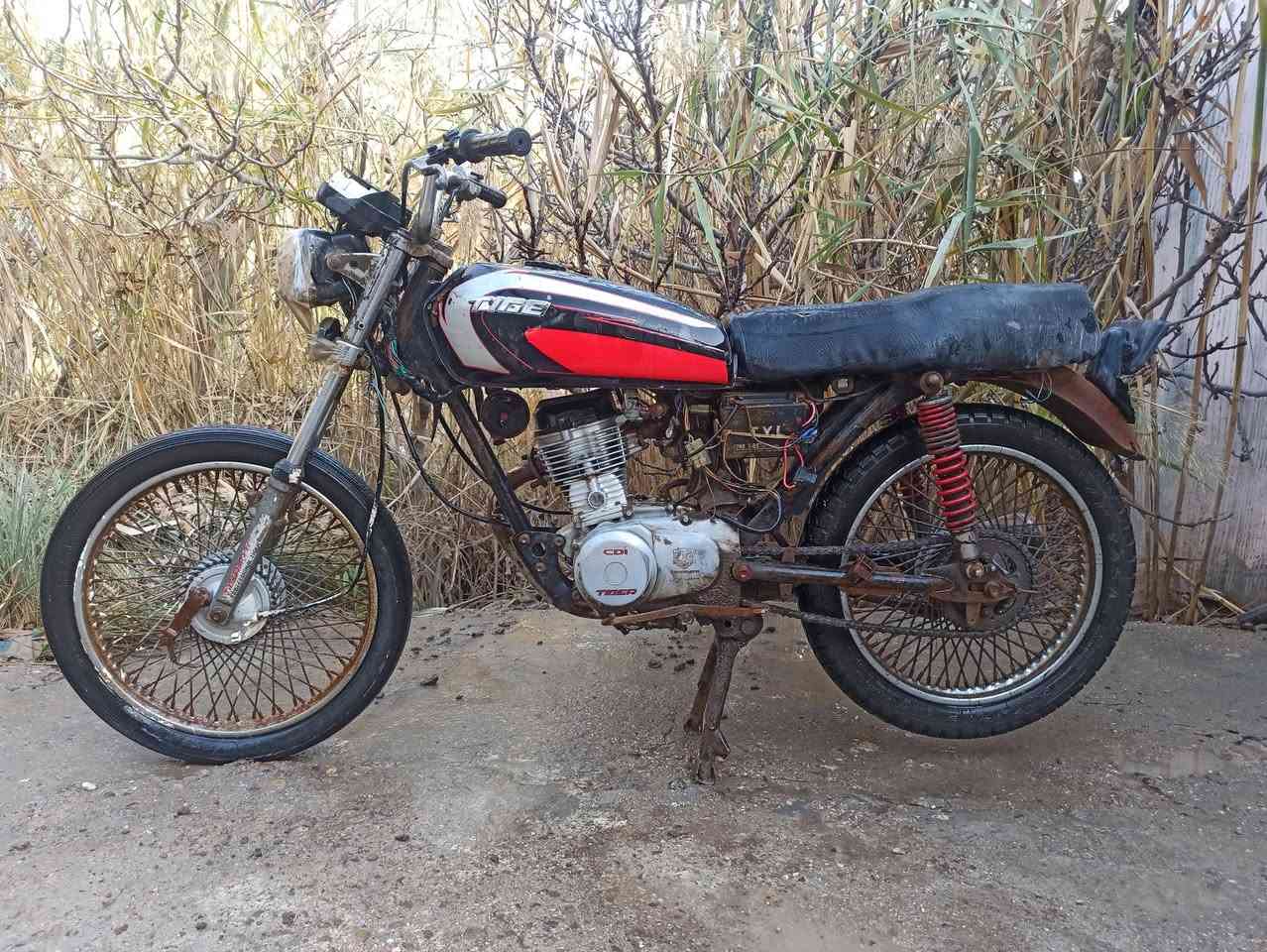 سلام عليكم تايكر مديل 16 اوراق اصولي اصولي عاوزها ترتيبات مكينه شغاله بس طالبه تجفيت دراجه مال شغل هندر واحد ب225وبيها مجال قليل مكانها حله مركز ***********
