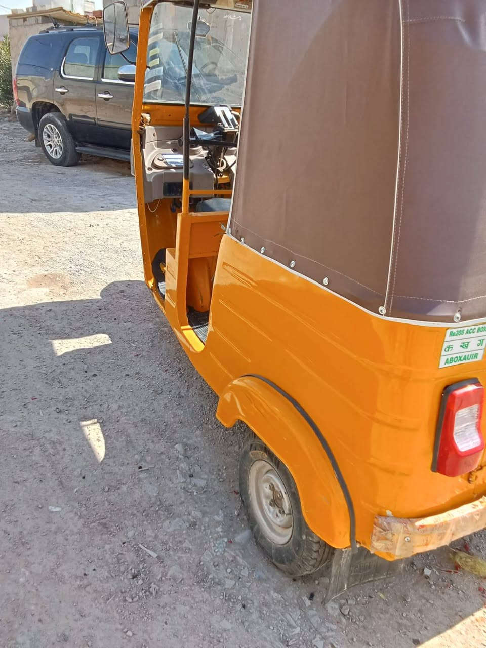 السلام عليكم من رخصت مدير الكروب تكتك موديل 2017مرقمه السعر بربعه وربع وبيهه مجال بصيط الرقم (***********)
