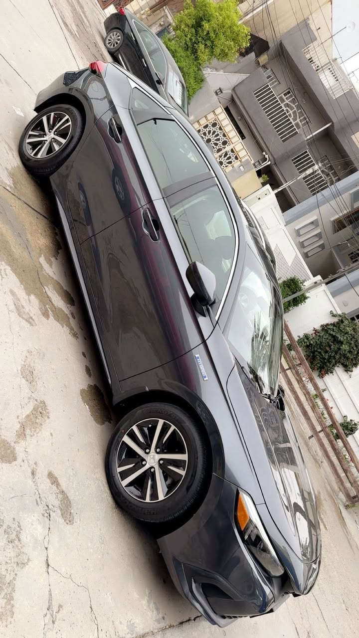 هوندا سيفك موديل 2023
ماشية 25

فوللل مواصفات

بيها صبغ الصفحة والبنيد  اثر طخات  

مكان السيارة بغداد مرقمة بغداد باسمي 

السعر 138 وبيها مجال

***********
