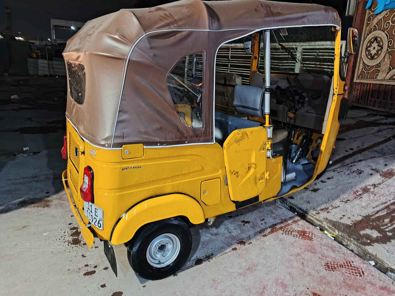 اسلام عليكم للبيع تكتك موديل 21
مكينه اكسن تخم تاير جديد رقم بغداد انكليزي 
تحويل مباشر بيهى دوس وطخه معمره والباقي جاهز
مكان بغداد فلكت حي النصر 
سعر 6700بيهى مجال 
رقم ***********
