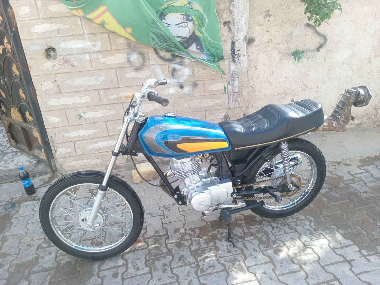 سلام عليكم شباب دراجه للبيع استوهي ام عمره شاصي اسكنر بوريه رفيعه دراجه جديده  السعر 650او بيها مجال الشراي يجي خاص  المو شراي لي تعبني 🖐🏻


**إذا كنت صاحب هذا الإعلان وتريد حذفه لأي سبب، رجاءا أرسل رسالة إلى الدعم الفني**