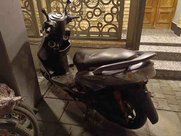 السلام عليكم سكنس فحل كلش نظيفه اخت الرمبه  كفرات اصليه  ارقامهه مطابقه مكينه ممفتوحه  سلف هندر  شغال نص نگره كابريتر رمبه الاصليه كهربائيات كلهه شغاله گيجات شغاله تاير الخلفي البارحه شديته جديد السعر  500الف مكان شارع حيفا ***********
