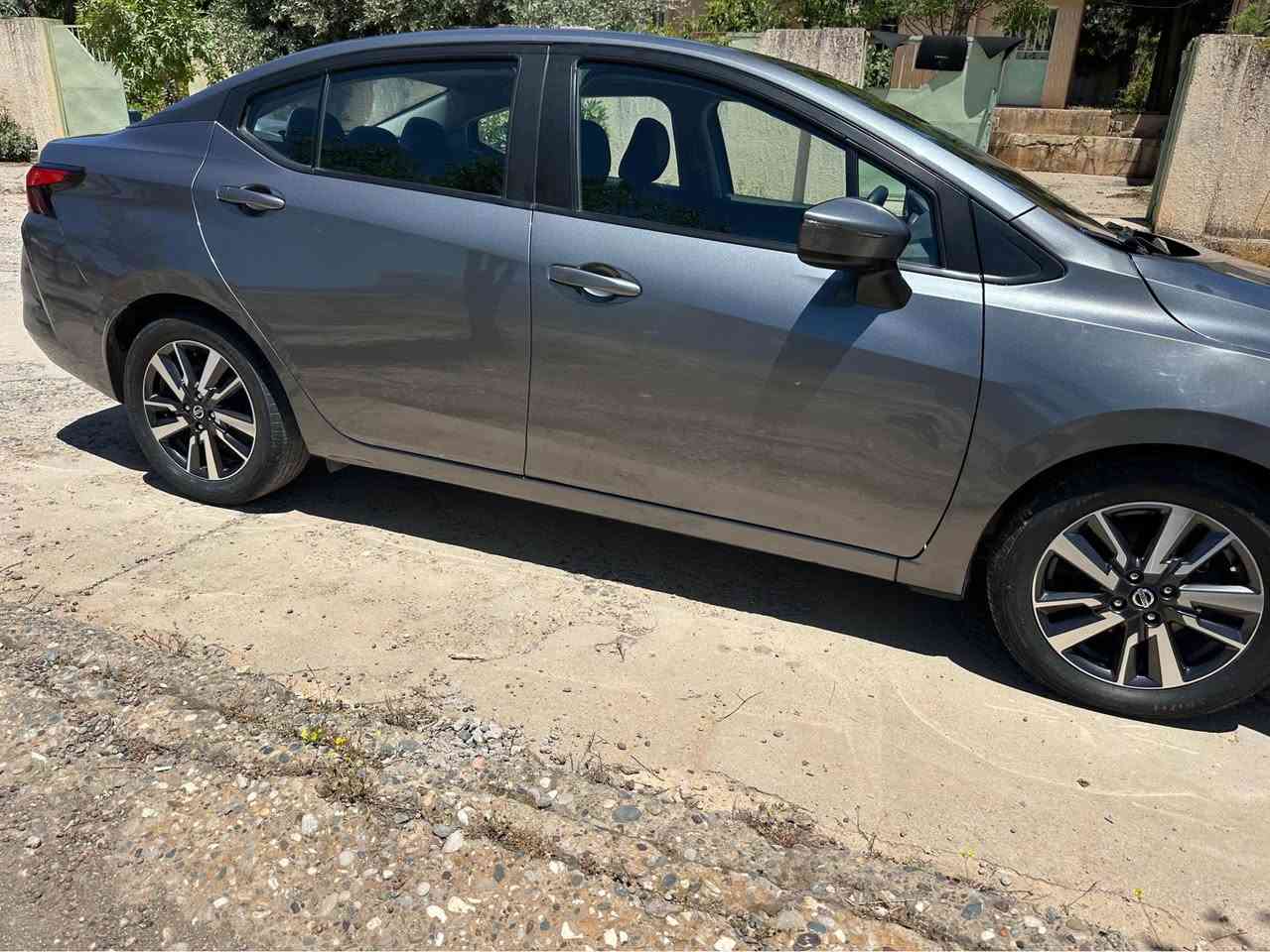 نیسان ڤێرسا ٢٠٢١ SV
بەس بۆنیت و چەمەلاخی سەکن بۆیاخە بەشەرت بە بێ ناوگرتن دواو پێش کەپس  تەعدیلی نیە .ایرباگ بەس سوکان سیستەمە .. نەرمە تەرزەیەکی هەیە و راداروو خەتی جادە بێ عەیبە گێروو مەکینە بەشەرت رەقەم هەولێرە و تازەیە تا ٢٠٣٠ سعری خوار بازاڕ ١٠٧$ وەرەقە بە واتس ئەپ لە خزمەتداین 
*********** السليمانية, العراق
