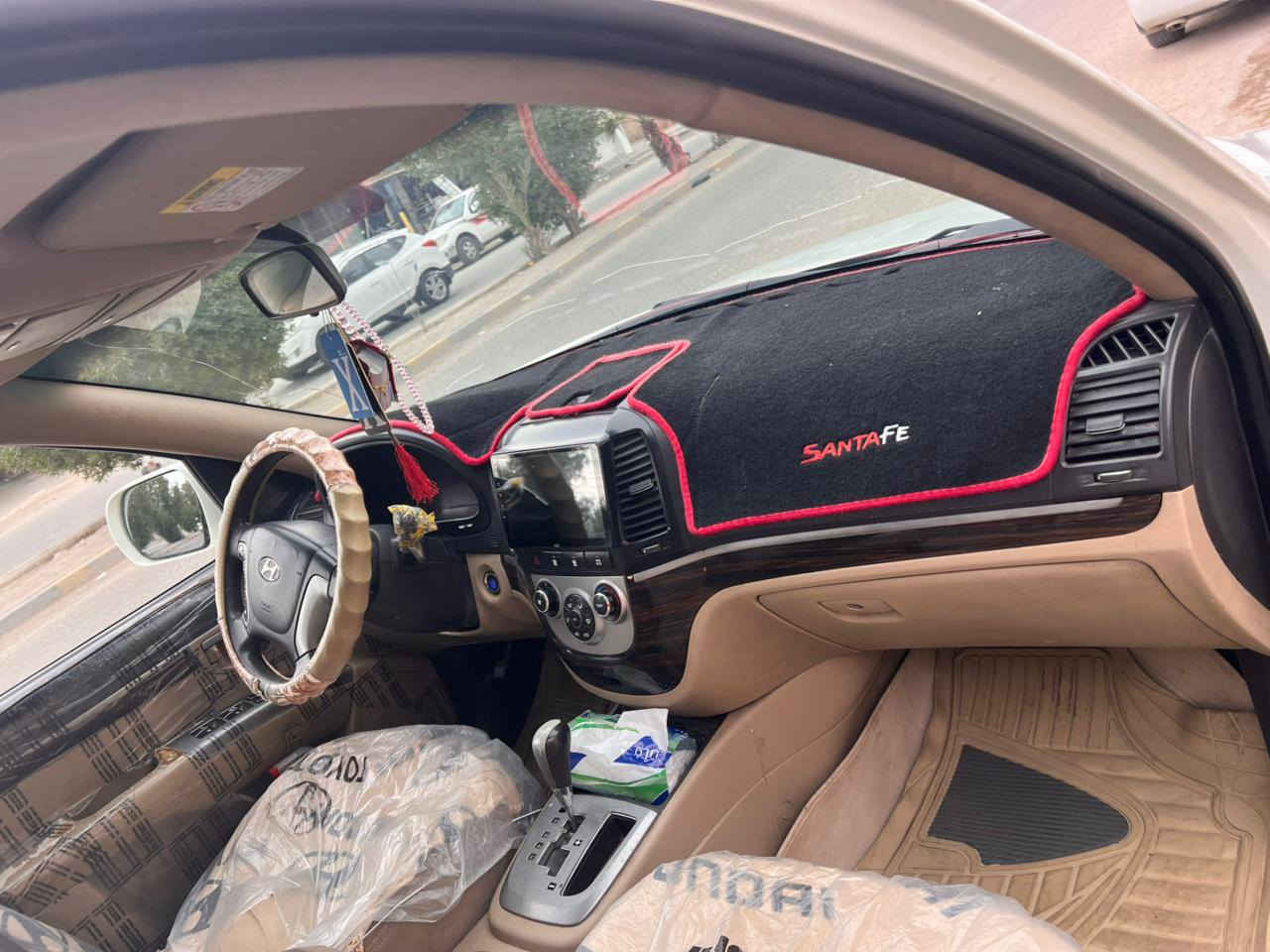 سنتافي فول الفول
خليج 
ابيض صدفي
سبعه راكب
مكينه 6 سلندر
فتحه 
شاشه اندروين
تبريد ٣ قطع
ويل كروم
مري شفط
تحكمات
تخم تاير صاله ٣ ايام
السياره كفاله عامه
سعر 155 وبيه مجال
***********
