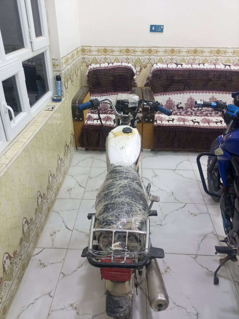 سلام عليكم إعادة نشر بسبب العوده الكاذبه دراجه ايراني موديل 21 كلشي شغال بيها نكره  مكاني الرمادي صوفيه
سعرها 250وبيها مجال رقمي ***********
