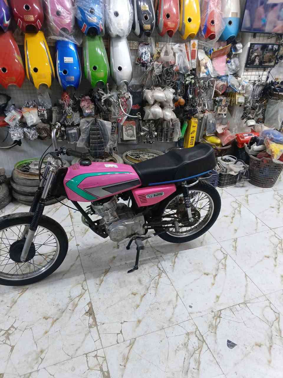 سلام عليكم مرخصت ادمن الكروب
دراجه 4 كير 21 الغراض كله 25 الدراجه كلك 
مال مزاد مال مزاد 
ملك الدراجات اني 😅
سعر ب 300 
عنوان كوفه 
مفتوحه بس والفات 
امتنس امتنس 
الحب خليه يتصل 
***********
