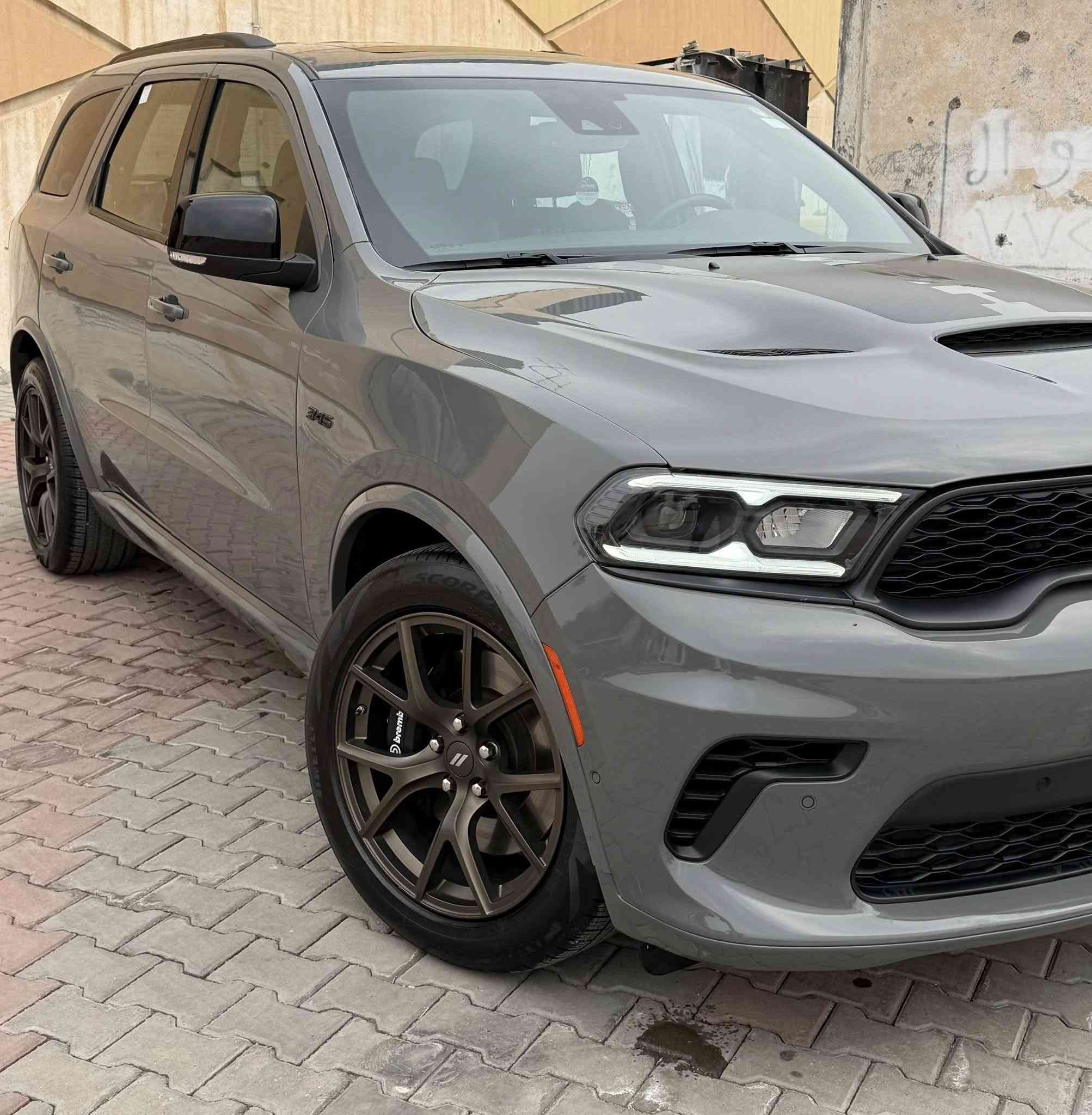 السلام عليكم
دوج دورانكو RT (للبيع فقط)
وارد امريكي
موديل 2025 (TOW N GO 345)
السيارة كلين كفالة من كلشي 
التفاصيل موضحة بلصور 
محرك 5700 / V8
ماشيه 8000 ميل فقط
رقم اربيل تحويل مباشر

الموصفات
1- بصمة تشغيل + ابواب + صندوق
2-فتحة (سلايد روف)
3- شفتات ستيرن
4-حساسات امامي خلفي
5-تحكمات استيرن 
6-ميموري خزن كرسي السائق
7-سماعات (HARMAN KARDON)
8-عدسات امامية LED
9-رادار جانبي + نقطة عمياء
10- رادار امامي + تحديد مسار
11-كشنات كهرباء السائق والسكن
12-كشنات تدفئة وتبريد وهيتر استيرن 
13-دبلات صفر SRT
14-افجوج (brembo)
15-اكزوز رياضي
16-اويالة SRT
17- كشنات منفصل
18-داخل فورجد
19-السيارة كلها امختمة (345)
20- بيها تحكم مال قطر
وبعد بيها اهواي مواصفات او كل الي ذكرته ابلادي من الشركة السيارة مملعوب بيها ابد
السعر 48,800$ 
مكانها بغداد
الاتصال على الرقم ***********
