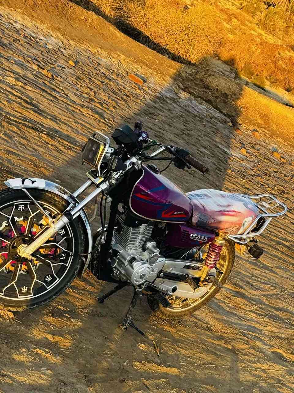 سلام عليكم دراجه البيع 25سفانه سعر ٧٢٥ وبيه مجال حك جيه كفاله عامه بابل الشوملي قرب صيطرت الخضريات وترهم مراوس حسب القناعه ***********
