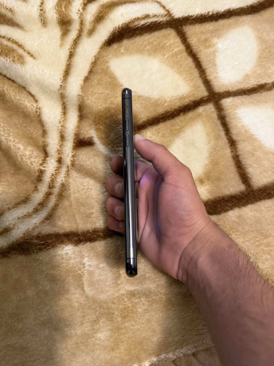 السلام عليكم اخوان 🤝
ايفون 11 برو ماكس 256gb

لون زيتوني 🫒

بطاريه 89‎%‎ خدمه (ممبدله)🔋

الجهاز نضافه 100‎%‎ ✅

مشاكل الجهاز مبدل شاشه فقط و فيس ايدي واكف ❌

جهاز كلش نضيف و حلو كامرات عالميه تصوير يخبل فرمت حدث الجهاز كلشي بي شغال و قطعه حيل نضيفه و اخر تحديث بطاريته حيل عاليه بالنسبه العمر الجهاز و نضافته كلش نضيف ✅

سعر الجهاز 240💵

مكاني بغداد الدوره 📍

للستفسار اكثر خاص او اتصل على الرقم

***********
