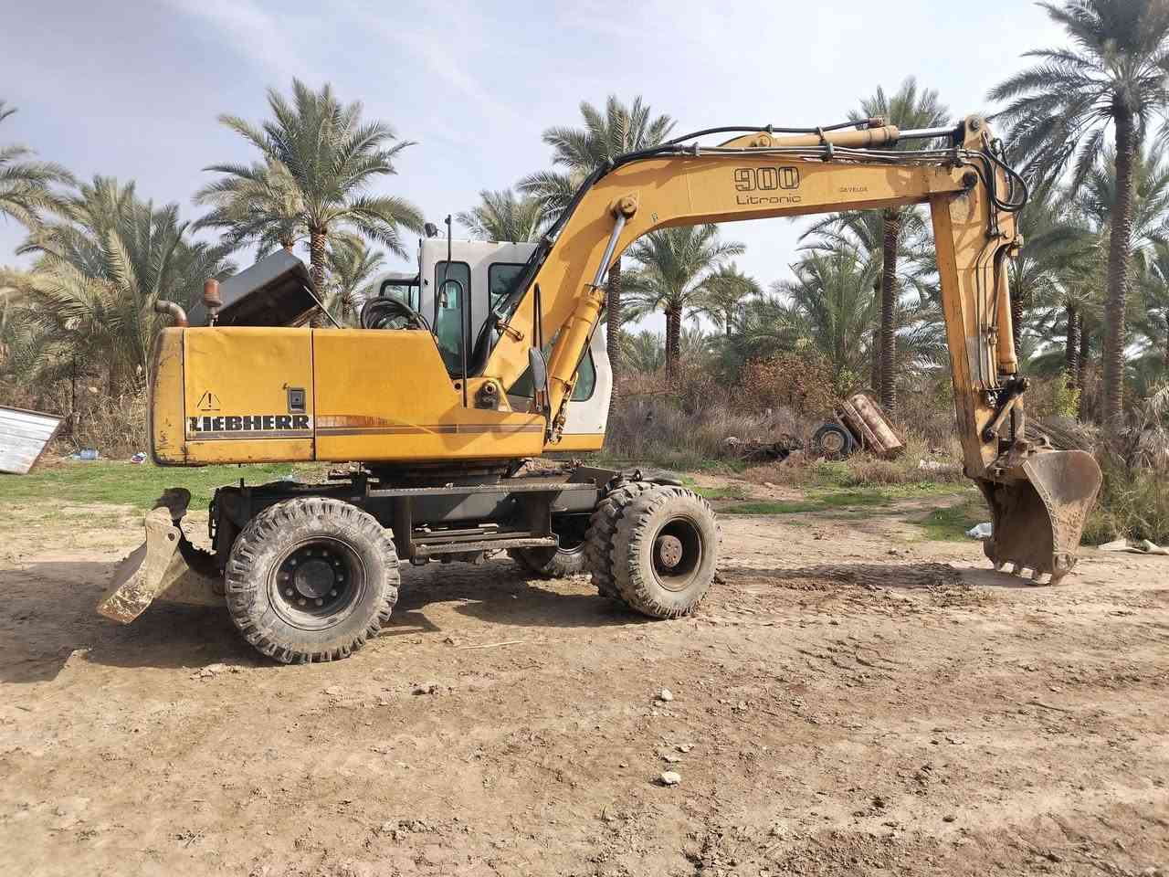 سلام وعليكم للبيع حفاره لبهير موديل 1999 مكينه مكفوله من كلشي مضخه محرك كير تئسيس نقار بشرط تخم تاير تحويل ثاني يوم استفسار اوسعر اتصل ***********
