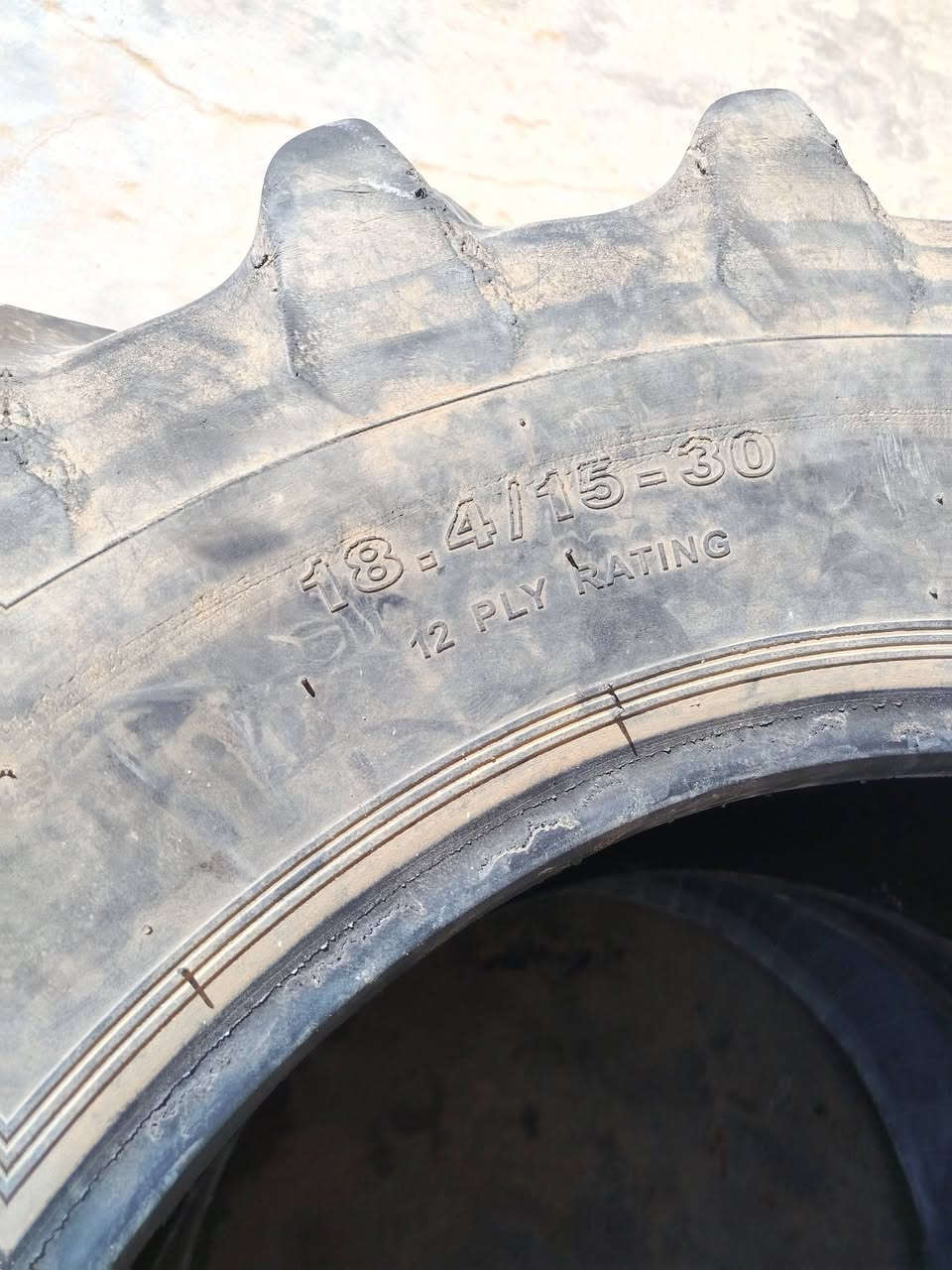 تايرت لبيع سعر ٣٥٠/***********

