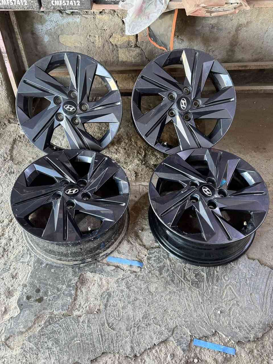 تخم ويل وتاير حجم ١٦ اصلي مكفول شرط الفحص البيع او مراوس مكاني كربلاء طوريج ***********
