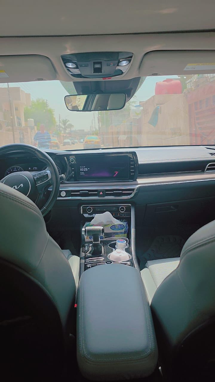 السلام عليكم كي 5موديل 23كلين بدون حادث بل عراق صار بيها حادث جاملغ خلفي صبغ ونص الباب الخلفي فول موصفات مكينه 1600تيربو مكان السياره بغداد السعر 145للتواصل ***********
