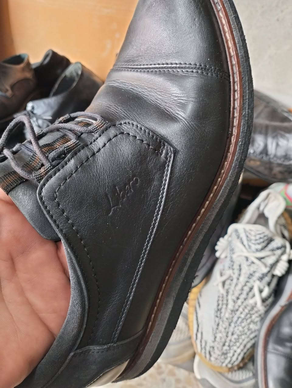 باله احذيه جلد رسمي اصلي في الموصل حي التحرير مقابل جامع ال البيت بل فرع اي استفسار عل وات ساب أو مازنجر أو على هذا الرقم ***********
