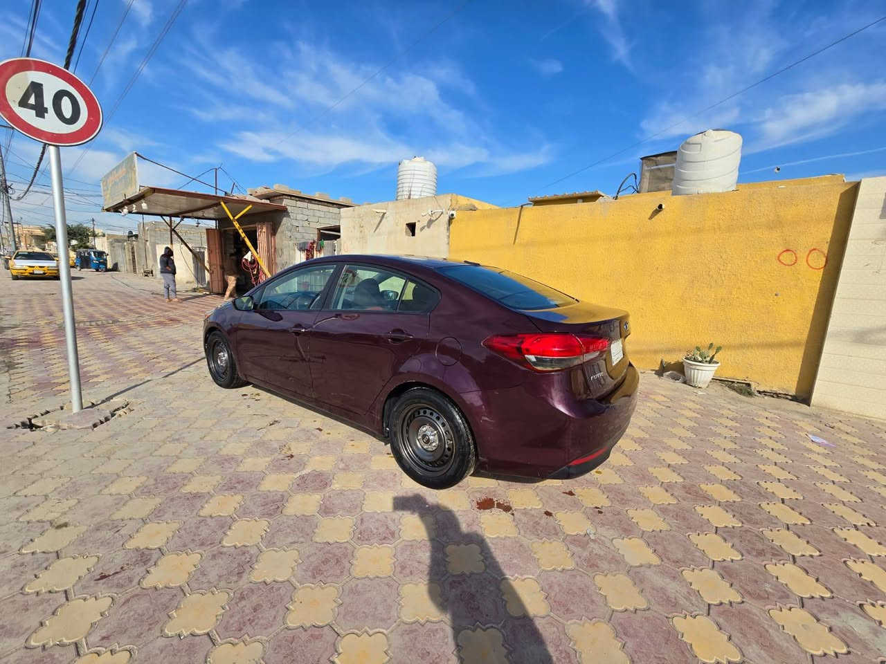 كيا فورتي موديل 2018  رقم ذي قار تحويل 
حادث الوارد مقدمه البنيد فقط بدون دواخل بدون ايرباك بيها رشات صبغ  
جاهزة مكينه كير حداديه تبريد ثلج 
باتري جديد طخم تاير ماتصرف عليها شي
السعر 115$ بيها مجال قليل
***********
