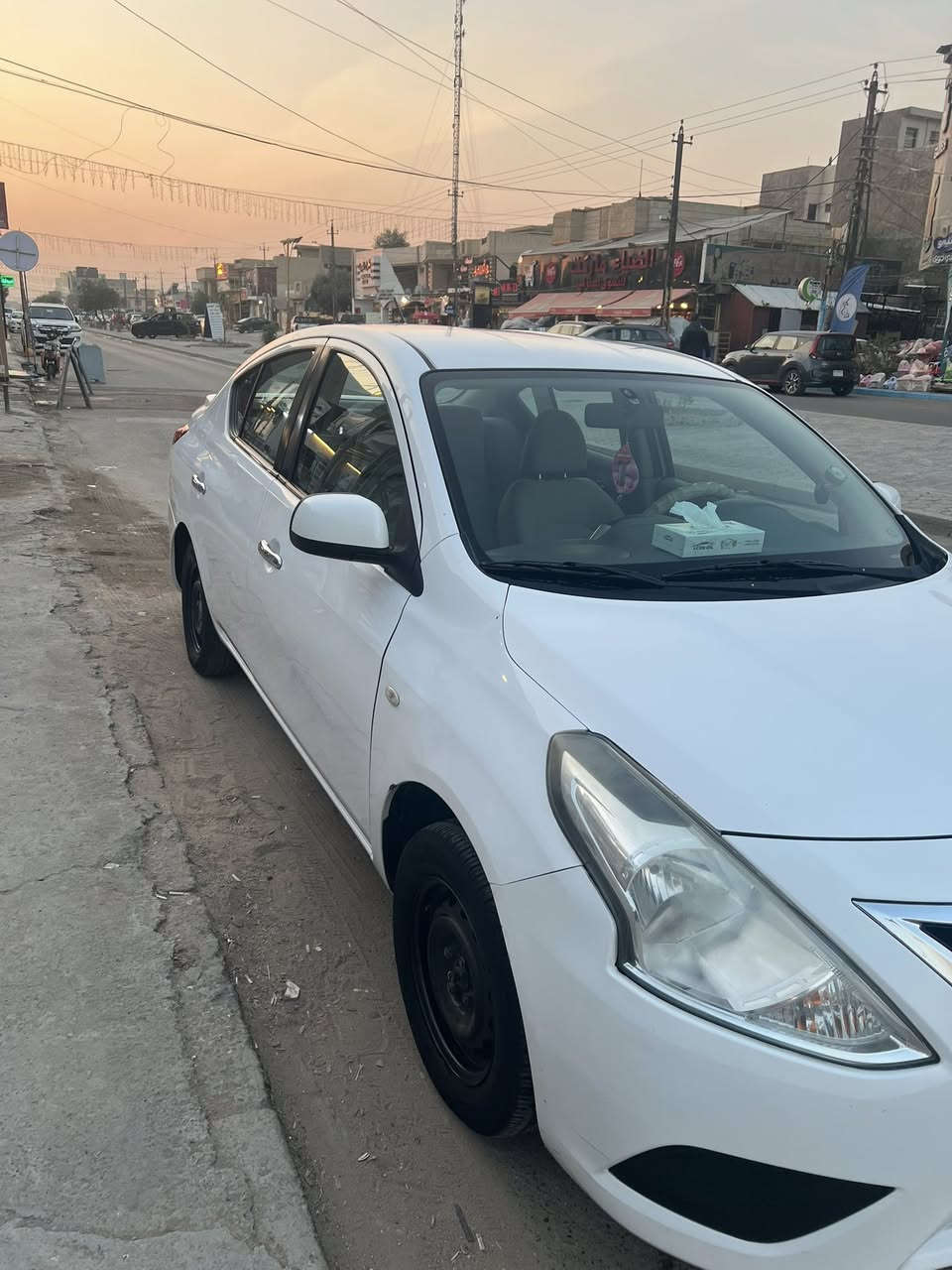 للبيع سني هندي موديل 2020
السيارة بسمي 
كفالة تبديل وحار مابيها 
كفالة كير ومحرك ما مفتوح 

السعر 107$ بيها مجال شي قليل حك الجية 

بيها شوية بارد بلجاملغ الامامي وبنيد الايمن اثر دعجات مو حادث 
السيارة كير ومكينة خير من الله تبريد ثلج 
السيارة ماشية 117 بسمي صارلها 3 سنوات حلوة وخير من الله صدر جديد كامل قبل شهر سويته 
عنوان السيدية 
***********
