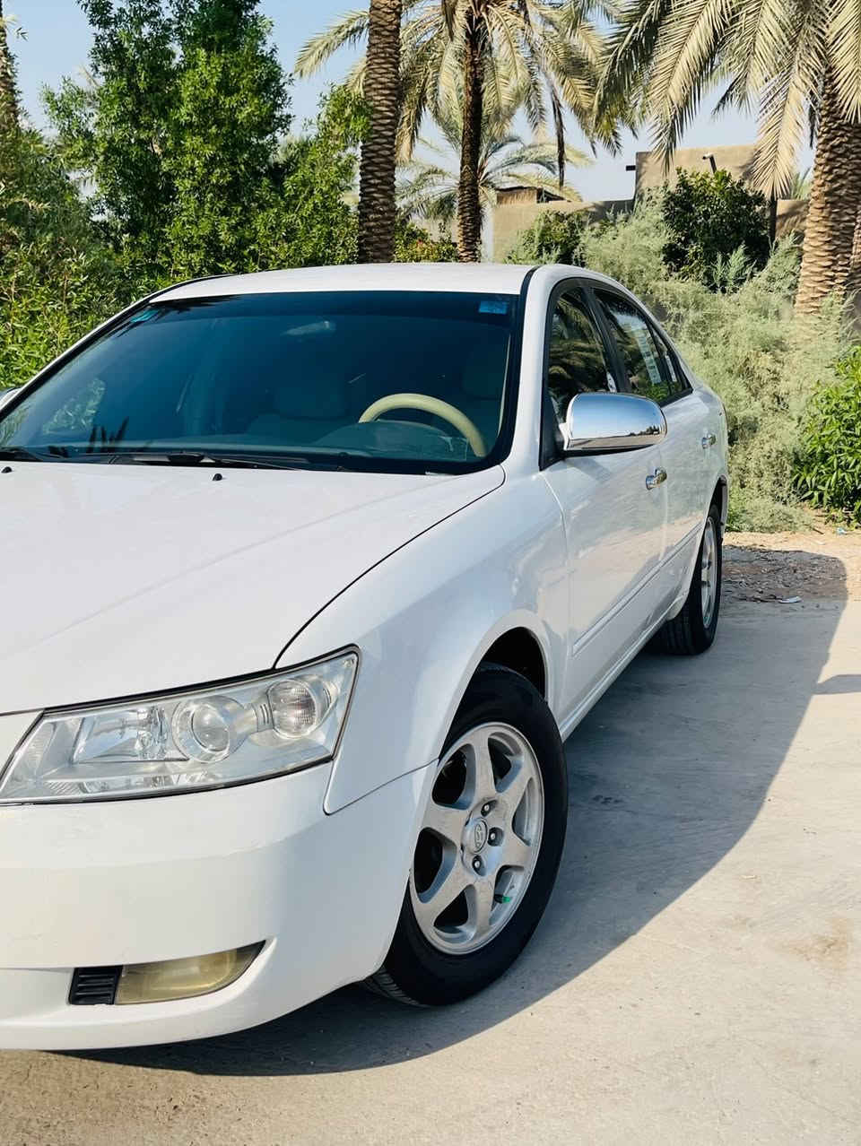 السلام عليكم سوناته موديل 2007 رقم بغداد انكليزي 
السياره جاهزه من كلشي مكينه وكير وحداديه وتبريد تخم تاير السياره بيه باب صبغ وخشم الجاملغ الامامي فقط مكان السياره بالحله ورديه خارج ***********
