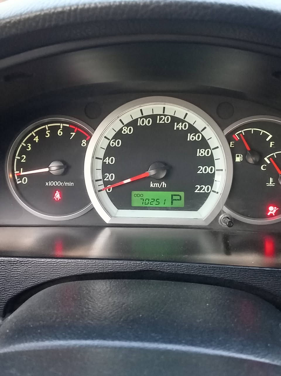 موديل ٢٠١٢
علئ وضع ألشركة
ماشية ٧٠ ألف فقط
بلادية كلها حتئ الحدادية
سبيرها مانازل
رقم ذي قار دولي سنوية باسمي انا المالك 
هزة جديدة 
سيارة كفالة عاَمة لاصبغ ولاتبديل ولاضربة
فقط بارد شبرين جاملق خلفي
والباقي علئ وضع البلاد
سيارة شرط النضافة محرك وتبريد الشركة
ماملعوب بيها ابد
سعرها ٩٥ ورقة قفل
اخوان اللة شاهد سيارة جديدة
وبأسمي
سعرها النهائي ٩٥ ورقة
المايعجبة السعر السوك كلشي بية
ورحم الله والديكم
هذا رقمي ***********
