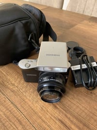 ستخدام قليل سامسونك كامل ملحقات فلاش رامات زوم وبلاش بسعر ١٥٠ للتواصل ...