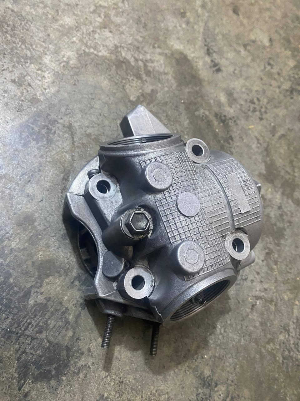 سلام عليكم كور ماكس للبيع ولفين كبار يشغل ٥٩ ٦١ ٦٣ نقص كام شفت ملاحضه الكام شفت نفسه البلادي الكور اي برغي بي  مسحوك يرجع سعره مناسب ارخص من التجاري مكاني بغداد الدوره *********** متواجد علفيس
