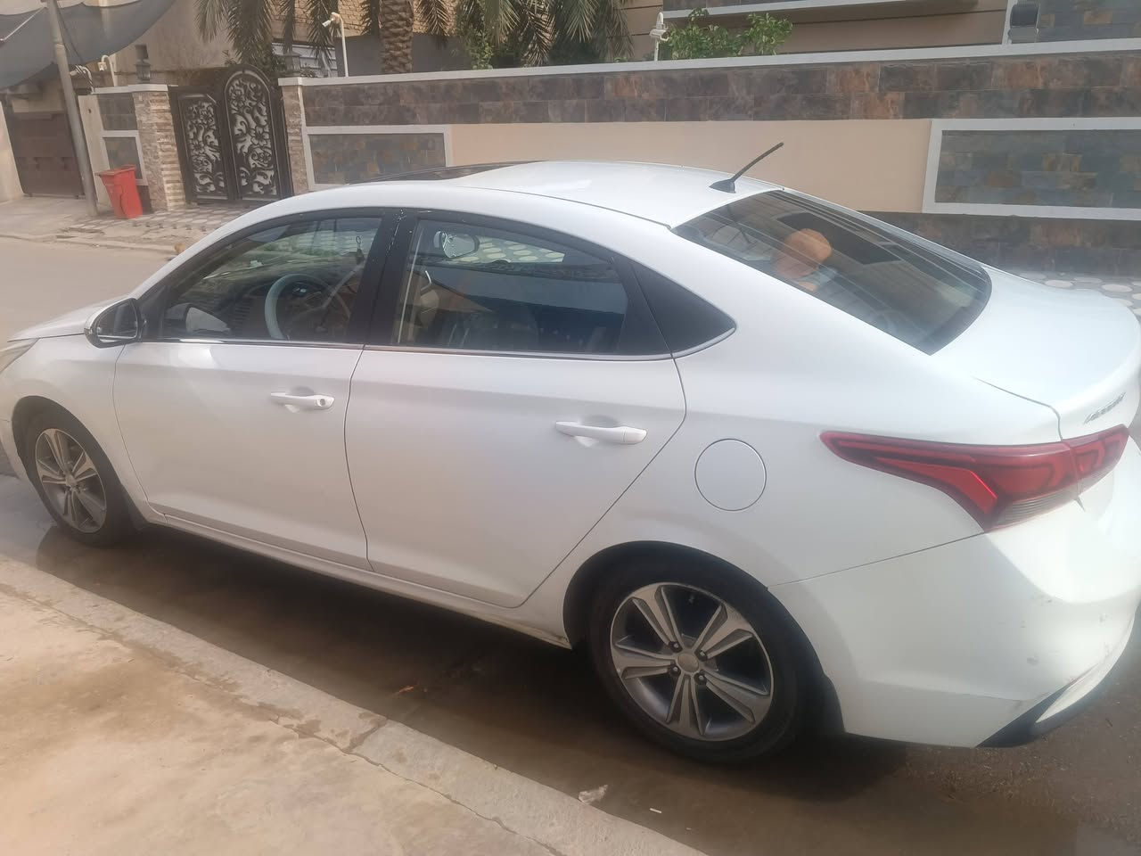 سلام عليكم من رخصه الكروب اكسنت للبيع موديل 19ابيض خليجي بيها حادث اثنين باب لا داخل ولا كص فقط تبديل  محرك وكير زيرو السياره جديده بمعنه لا توصف فتحه سقف مري اشاره وشفط تحكم جهتين رادارحساس خلفي وجانبية لايت دوار معه الستيرن خمسه ويل كب والسعر 120وبيها مجال شي بسيط هذا رقمي ***********ابو علي
