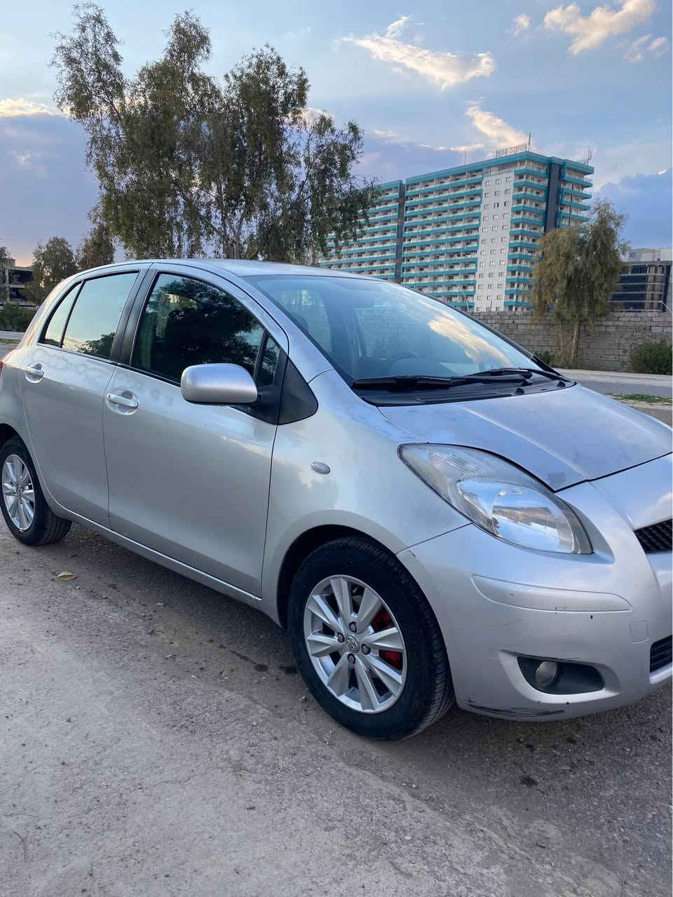 يارس 2011  جاملخيكى سبوخه له كه ل دووبست له جاملخى پشته وه به بئ ليدران و محجون پيش و پشتى كه پسه گيرومكينه ى به شه رته به ناوى خؤمه ژينگه و سه نه وه ى و ره قم و هه زه نوييه تا2032 تازه نوئ كراوه ته وه سعرى 85 وه ره قه له هه وليرم *********** أربيل, العراق
