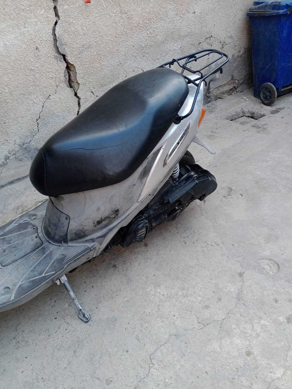 ساسوكي ياباني اصلي سرعة 120مكينة ابلادية مامفتوحة وناعمة كلش الله شاهد كفرات ابلادية نكرة بي وقت سلف هندر كهربيات شغالة شلعة معدل الدراجة لا تنقيص ولا تبخير ولا نضوح شغالة السعر 300مكاني بغداد حي الجهاد *********** أو مرواس حسب الرغبه
