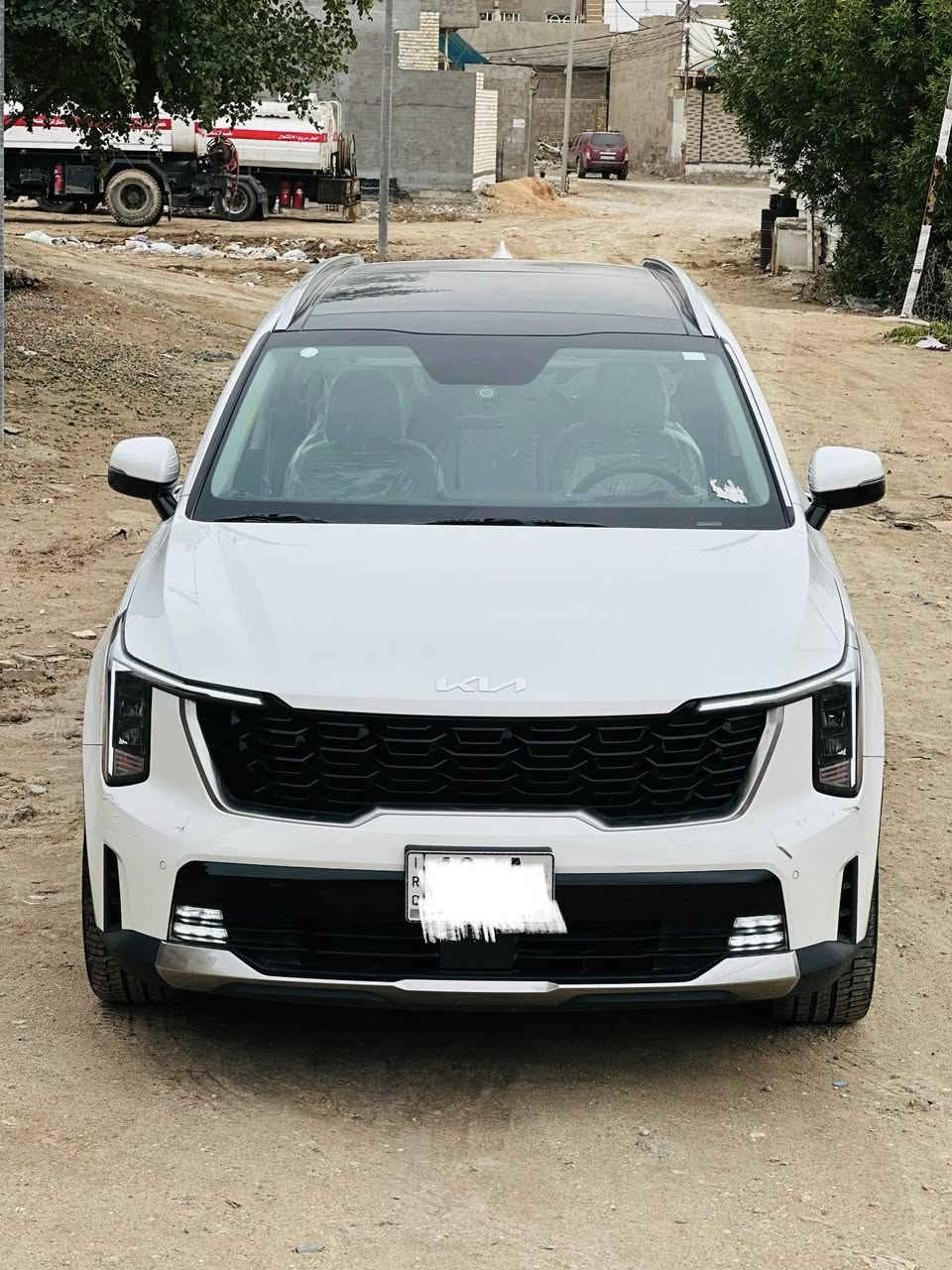 السلام عليكم
كيا سورنتو 2025 زيرو  ماشيه 7000 فقط كفاله عامه 
السياره داخل الضمان   
رقم بابل باسمي 
بانوراما ويل كب 20
داتى شو كامرات عدد2                              
حجم المحرك 6 سلندر 3500 cc 
مرتبط بكير 8 سرعات
بانوراما فتحة سقف 
مفتاح التشغيل بصمة                          
تشغيل عن بعد
كير ماوس 
هاند بريك بصمة                              
فتح الصندوق كهرباء 
دشبول شمعة ليد LED
شباك امامي اسود لماع 
قبضات ابواب المنيوم.                           
حجم الاطارات20
حساس مطر 
كامرات 2
داخل 64لون 
لايت زينون عدسات + LED 
كشافات زينون                                      
بك لايت LED
مقود جلد حياكة 
شفتات مقود 
مثبت سرعة
المودات والاوامر الصوتية.                      
فحص نظام السيارة
عدد المقاعد 7 
مقاعد امامية كهرباء 
مقاعد خلفيةكهرباء                             
بردات ابواب خلفية 
شاشة ابل كار بلي ❗️
كامرة دوارة ❗️                                     
حساسات امامية 
حساسات خلفية 
تبريد شاشة
3 قطع تبريد 
نقطة نزول منحدرات.                            
نظام مانع تزحلق 
‏ABS
شاحن موبايل واير ليس                          
اشاير بالمري والمري قابلة للطي 
مخرج AUX
مخرج USB
‏BIuetooth
مخرج منفذ الطاقة عدد 3                     
درايف مود 
‏( comfort - eco- sport - smart)
السياره مدوشمه كشنات وارضيه جلد 
للبيع فقط سعرها 330 وبيهه مجال 
مكاني كربلاء طويريج 
للاستفسار ***********
