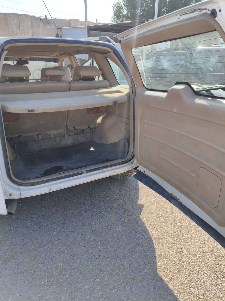 السلام عليكم من رخصة الادمنية المحترمين 
للبيع شيري تيكو ٢٠١٣ بغداد ماشية ١٥٠ الف كم جاهزه مابيها حادث تبريد شغال راديترات جدد كهربائيات شغالة تخم تاير بيها قطعتين صغيره بارد بدون صبغ و معجون شرط تحويل كير كهربائي جيد جدا ومكينه نظيفة السعر    ٥٣ $ وبيها مجال قليل للاستفسار *********** / *********** مكان بغداد واسف للاطاله
