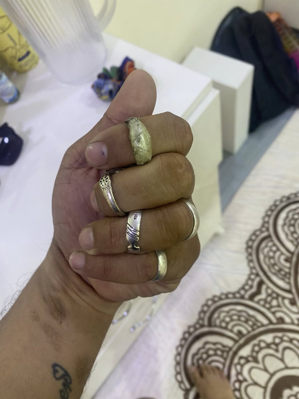 محابس للبيع كلهن عقيق وحجر صيني وعين النمر وحدبه الجمل   كلهن 150 قفل


**إذا كنت صاحب هذا الإعلان وتريد حذفه لأي سبب، رجاءا أرسل رسالة إلى الدعم الفني**