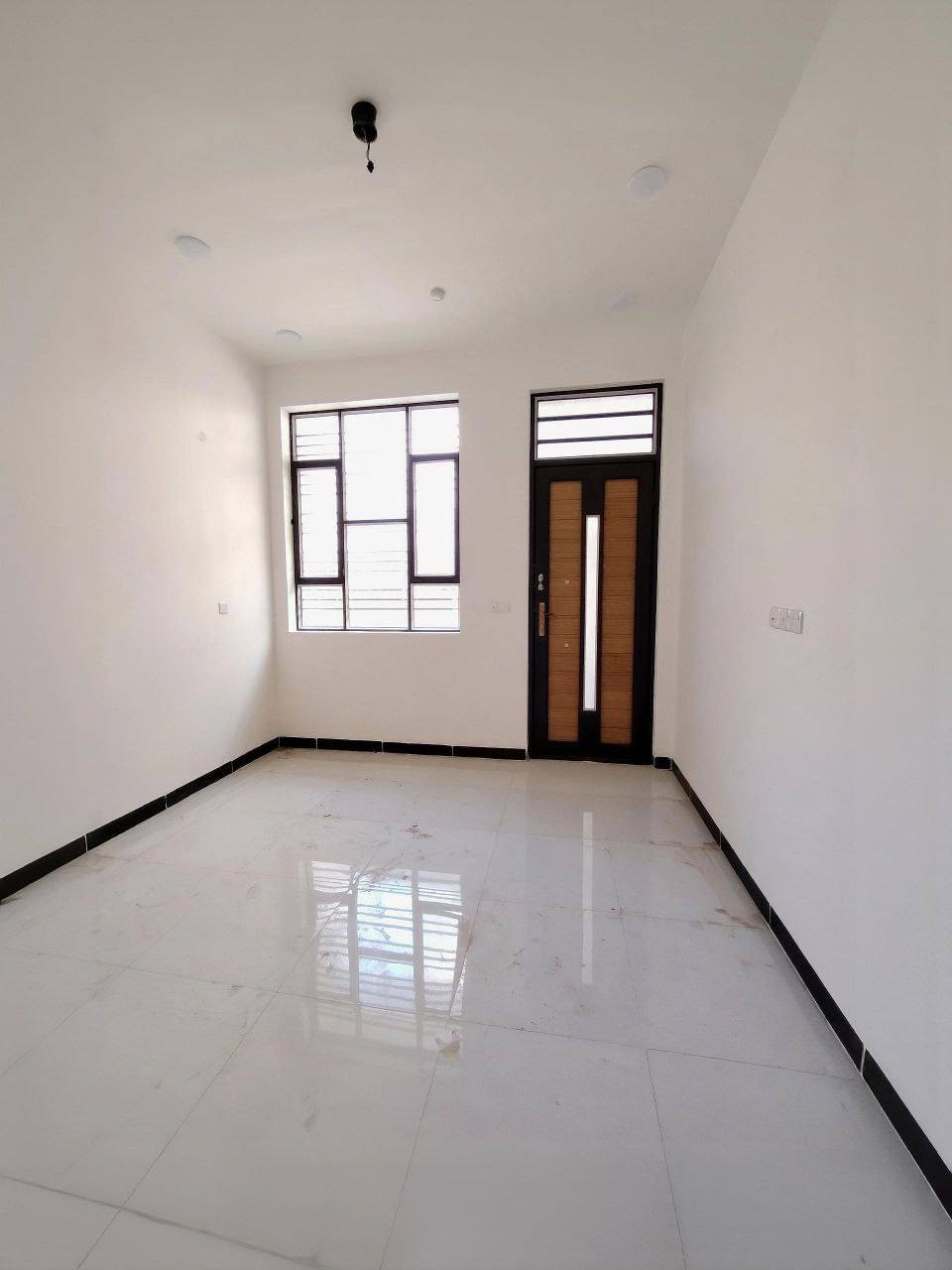 بيت للايجار في سبع أبكار – سوق السمكة - قرب متنزه الهبي دي
البيت زيرو جديد يحتوي على :

* غرفة استقبال
*غرف نوم عدد ٣ 
* مطبخ
* حمام عدد ٢ + ( WC شرقي + غربي) 
* بلكونة + سطحين + مخزن
* البيت جاهز من سخان + ماطور + تانكي ٢٠٠٠ لتر + واير مولد.. الخ

📞 للاستفسار  على الخاص أو الاتصال على الرقم ***********
