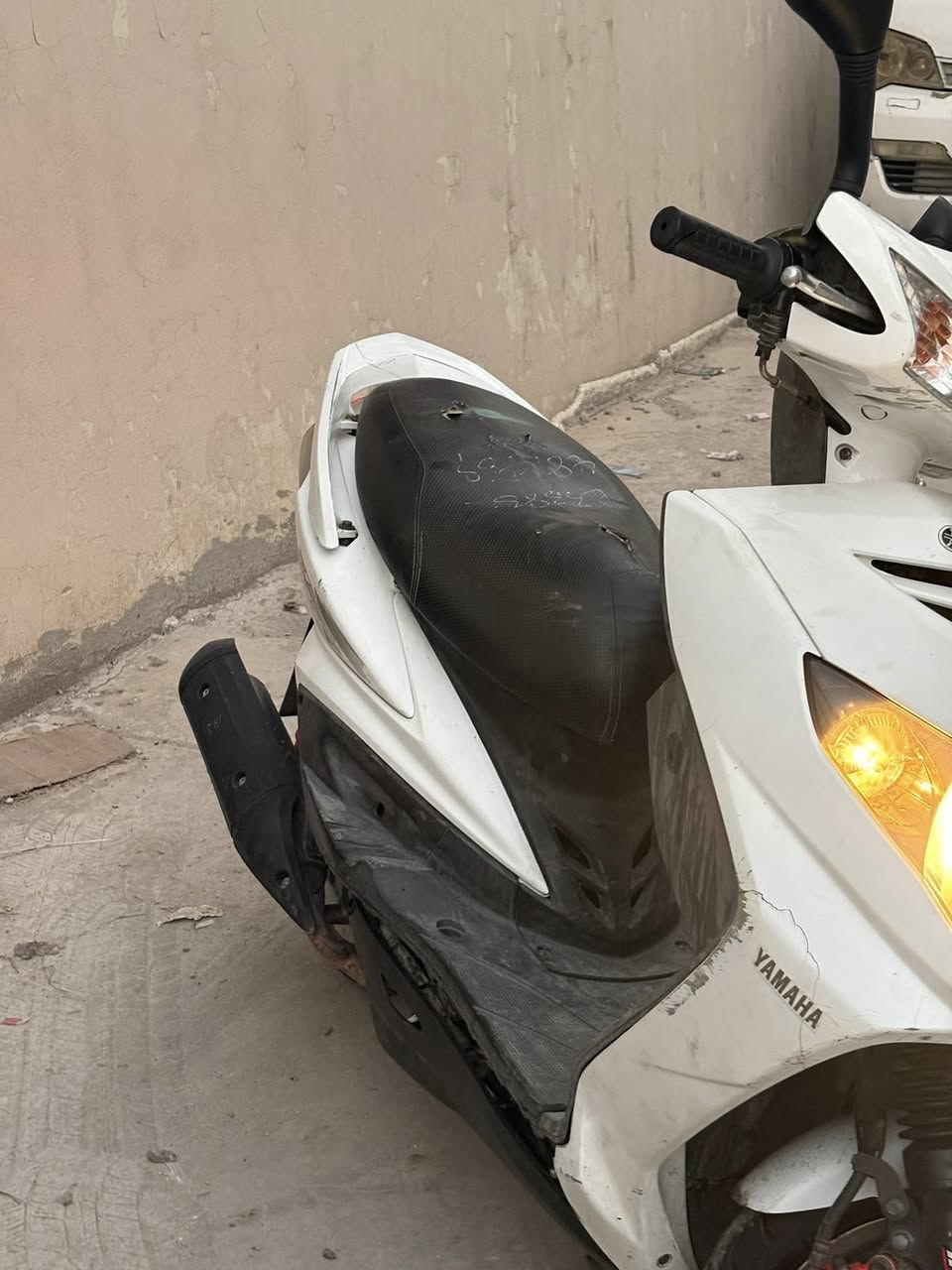 السلام عليكم 
سكنس للبيع فحل كابريتر كلشي بلادي ماشيه٦٨٠٠٠تشتغل سلف و الهندر السعر و التفاصيل خاص أو على هذا الرقم *********** عنوان الكريعات
