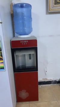 براد ماء • حار وبارد • استعمال أقل شهر