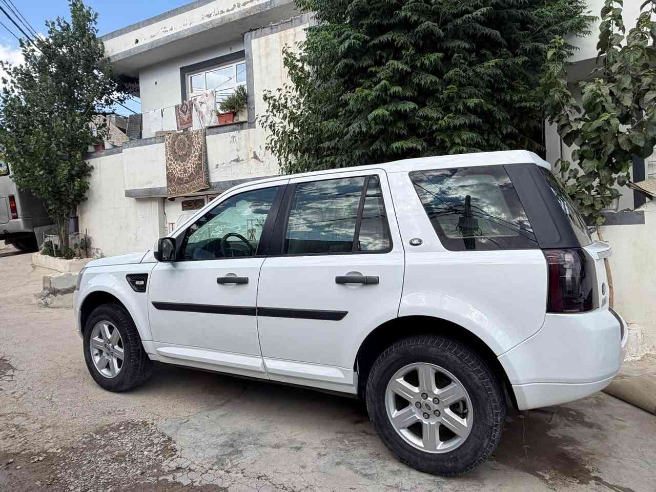 سەیارە لاند رۆڤەر ٢٠١١
بەصمه یە 
٦٩ هەزار رۆشتوە
بێ بۆیاخ
سەنەوی تا ٢٠٢٩ السليمانية, العراق


**إذا كنت صاحب هذا الإعلان وتريد حذفه لأي سبب، رجاءا أرسل رسالة إلى الدعم الفني**