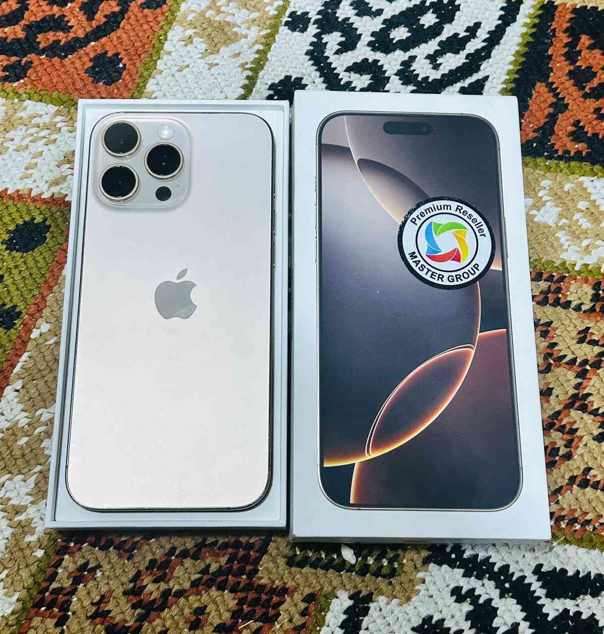 16 بروماكس ضمان ماستر ٢٥٦ بطاريه ٩٩ هسة نزلت من حدثته بعده ب الضمان جهاز نضافه١٠٠ حتى وصل الشراء موجود تاخذة من باب البيت السعر١٣٧٥ الف 
حي اور ***********
