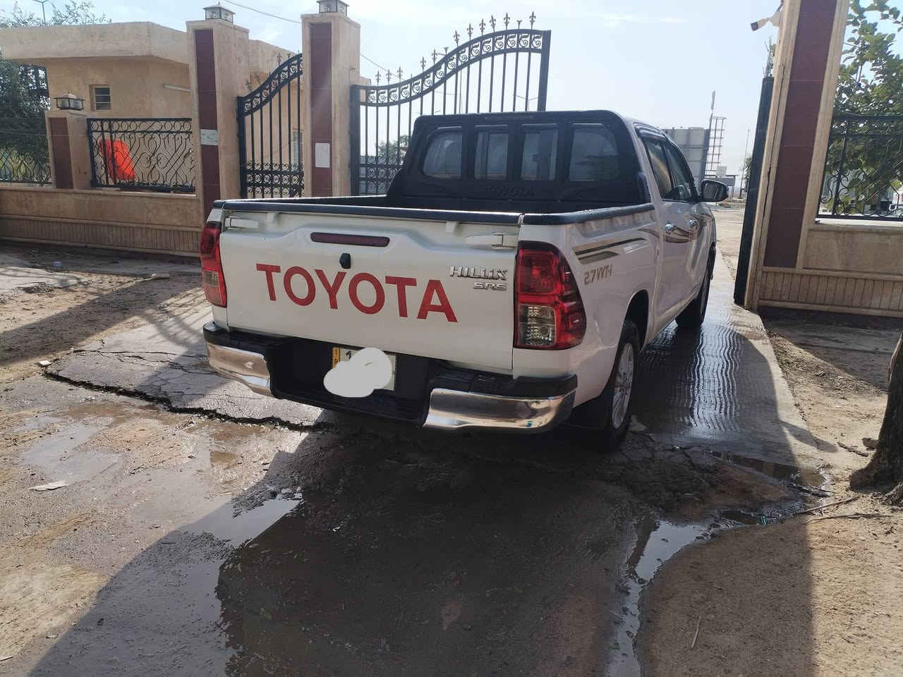 السلام عليكم
فلاونزه اوتماتيك 2016 كويتي سياره كفاله عامه 
ما عده بارد قليل يم باب العبري 
رقم انكليزي باسمي تحويل ثاني يوم 
السعر 225 وبيه مجال حك الجيه ***********
