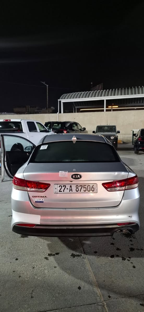 سلام عليكم أوبتيما موديل 2017 وارد أمريكي ضربته جاملغ ايسر خلفي ما واصل للحوض وباب خلفي  مبدل وضربه بل مقدمة جداً بسيطه ايرباكات ما ضاربه رقم ذي قار دولي  بأسمي سنويه لل 2028  كير ومحرك مكفول جديد توني شاده  سياره جديده وحلوه وما نقصه شي  سعر 125 وبيه مجال بصيط مكاني بصره  ***********
