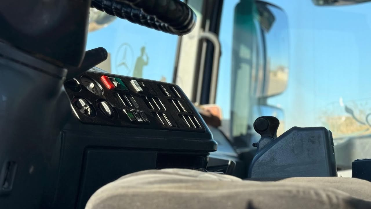 السلام عليكم ورحمة الله وبركاته 
سيارة للبيع اكتروز شمعه
حجم 40 / 33 / موديل 2001
مجموعة GF خمس ورك
وذيل الشاصي مطول بعد المجموعه 50 سم مطول فقط 
السياره سكس بلادي 
رقم اربيل بأسمي السنويه ساقطه وتجدد ويه التحويل 
شرط التحويل بسمك 
السياره مكفوله من اي عيب شرعي 
كير كهرباء كلج 
محرك كير مجموعة كله مكفول 
باب اليمين مصبوغ 
السعر رد تلقائي بتعليقات 
رقم ***********
