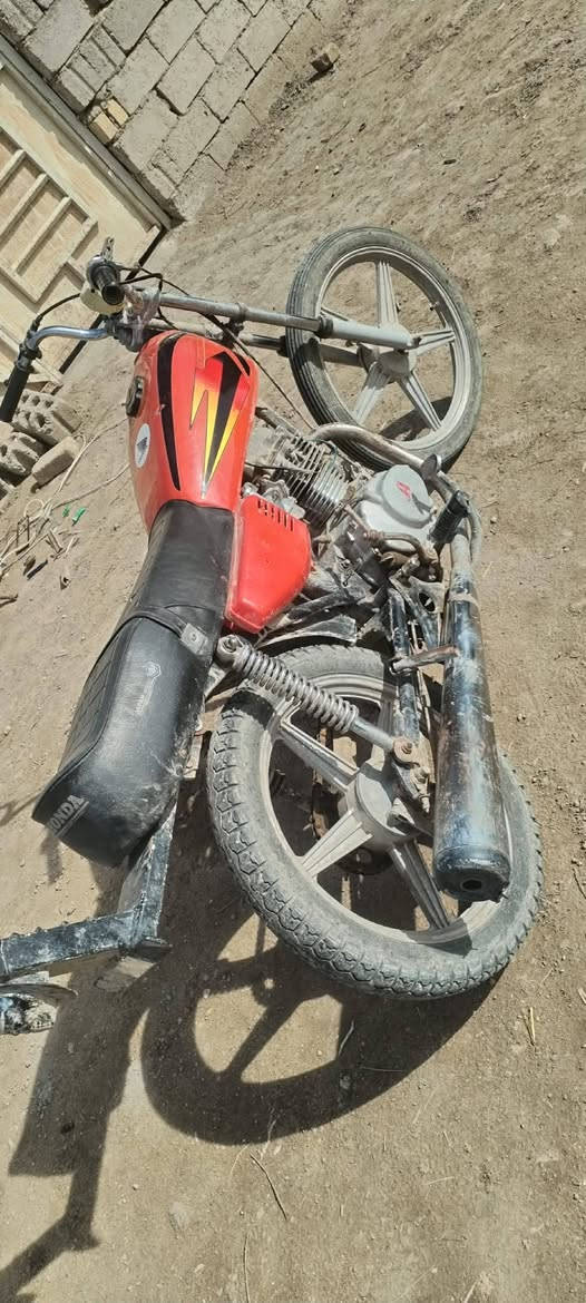 سلام عليكم  دراجه لل بيع موديل  18 كلك توه مجفته  ابيعك جوم حديد بس مكفوله من سرقه مكان ديوانيه سومر سعر خاص رقم الهاتف *********** ولي مايشتري رحمه ربك شوف وعبر حلال ناس
