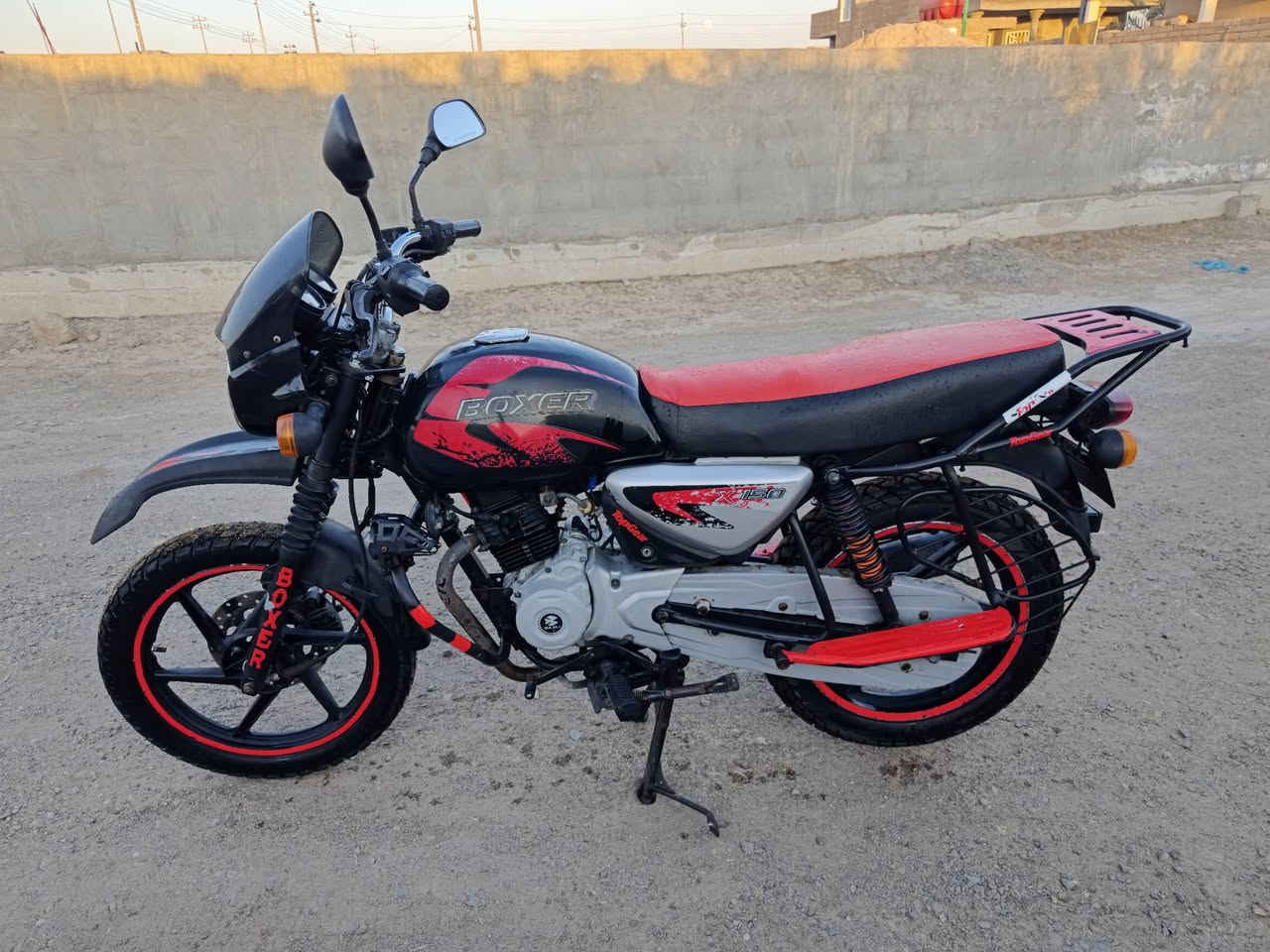 بوكسر طالعه بل 20 دراجه خير من الله ما مشتغله دلفري مال جناي كهربائيات كله شغاله تايرات بل باكيت اوراق كامله مانقصه شي السعر مليون 200 وبيها مجال حك الجيه مكاني الهوير***********...؟..................... وذا اكو مراوس بماكس او دراجه زغيره اراوس
