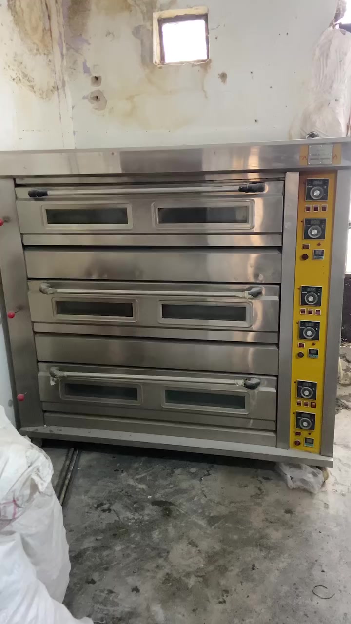 غراض للبيع مكاني صلاح الدين فرن ثلث خانات جديد عربانه مع ٢٠ طاولي مزرف مع ميز عجين اتصال او واتساب ***********
