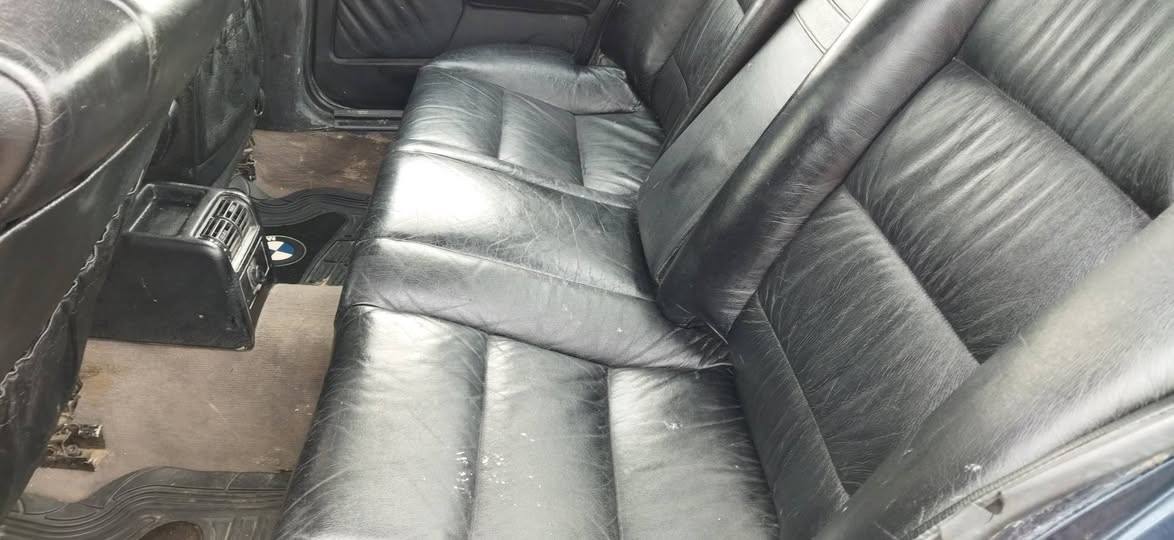 سلام عليكم 525 محوره 3000،VVt
تبريد 
فتحه  
بجم عريض  
رقم بغداد  
سنويه ساقطه  
ب اسم اخوي  
كشنات كهربائية 
تايرات نظيفات  
حداديه خلفيه  جديده  
الاماميه  تعبانه  
دبلات جديدات  
مكاني ذي قار النصر  
سعرها ٣٨وبيه مجال  
السيارة عوزها صبغ  
***********
