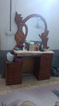 ميز مراية • حيرة • سعر مناسب