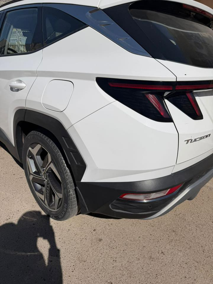 السلام عليكم 
توسان ٢٠٢٣ خليجي فول عدا الفتحة
بيهة بارد فقط بطرف البنيد
ماشية ٣٥ الف 
السعر ٢٢٠ 
للاستفسار
***********
