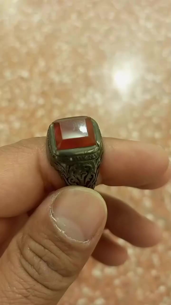 ثلاث محابس البيع
1_يشم اخضر قديم نادر , سعرة 100 الف
2_ سليماني  سعرة 80 الف
3_ عقيق سعرة 50 الف


**إذا كنت صاحب هذا الإعلان وتريد حذفه لأي سبب، رجاءا أرسل رسالة إلى الدعم الفني**