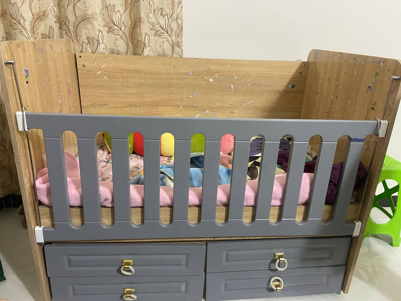 جربايه اطفال للبيع كبيره تكفي من عمر يوم للعمر7 سنوات او8 سنوات طبعا تريدها هزاز او بدون هزاز قويه كلش والباب يكون متحرك يعني يعلى وينصى ويحتوي ع اربع جرارات كبيره للخزن السعر75 وبي مجال قليل مكاني البصره الاكوات الثالثه


**إذا كنت صاحب هذا الإعلان وتريد حذفه لأي سبب، رجاءا أرسل رسالة إلى الدعم الفني**