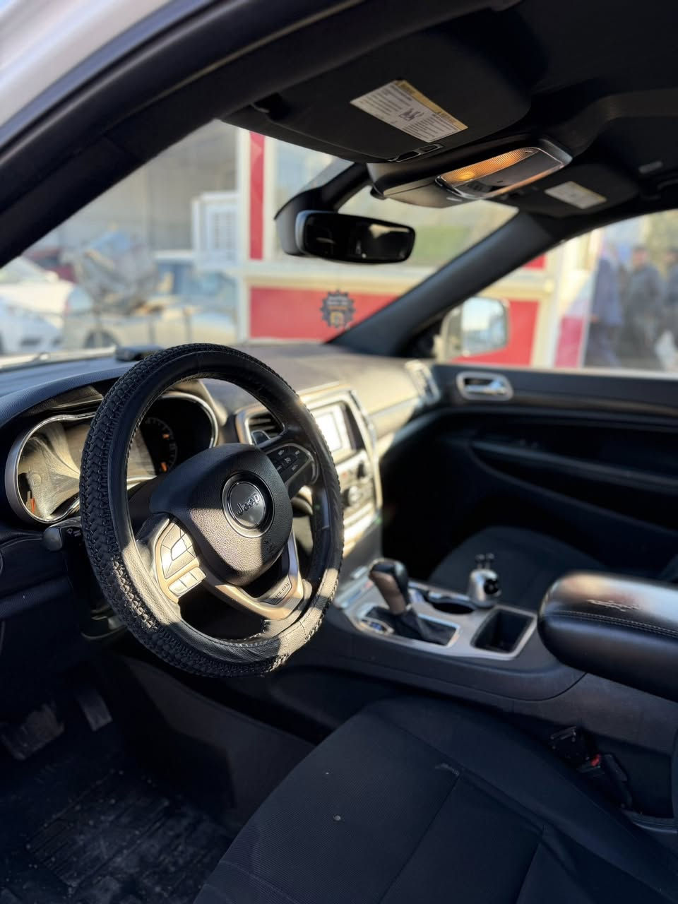 السلام عليكم 
جيب لاريدو 
موديل 2017
السياره مكفوله من الصبغ وبارد وشخوط
كير محرك ما مفتوح بشرط
سياره حلوه وجديده تحويل ثاني يوم
سعره دفترين و33
وبيه مجال بسيط للشراي
مكاني كركوك
***********
