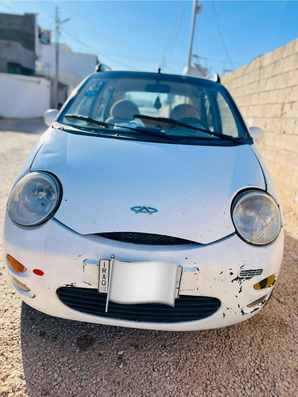 💎 الجميلة الاقتصادية: شيري QQ موديل 2012 بحالة استثنائية
لعشاق السيارات العملية والنظيفة، نعرض لكم سيارة شيري QQ التي تجمع بين الاقتصاد والمتانة، جاهزة للاستخدام الفوري ومجهزة بأفضل القطع.

✨ لماذا تختار هذه السيارة؟
• البودي (الهيكل الخارجي): هيكل سليم تماماً، بدون تبديل، بدون خياس، وبدون أي ضربة. السيارة تحافظ على متانة المصنع.
• المكانيك والأداء: محرك نشط (لا تنقيص ولا تبخير) مع كير عادي مكفول. تشغيل السيارة من أول "صويج" وبكل سلاسة.
• تحديث شامل: صدر جديد بالكامل يتضمن (راديتر جديد، جوينات، قفايص) مع استخدام ماء راديتر خاص.
• الإضافات والرفاهية:
• تخم تاير جديد لراحة البال على الطريق.
• تبريد وتدفئة شغالين بامتياز.
• نظام ذكي: سنتر لوك مع خاصية صعود الجام تلقائياً عند قفل السيارة.
• الداخلية: غرفة السيارة بحالة الوكالة، نظافة 100%.
📝 الموقف القانوني والميكانيكي:
• الأوراق: رقم بغداد، هزة جديدة، ومعاملة التحويل على الرقم الدولي ماشية (جاهزة للتحويل باسم المشتري).
• ملاحظة: السيارة تمشي وتذهب لأي مكان وبدون مشاكل، فقط تحتاج "كازكيت" للمحرك لترجع بحالة الصفر.
📍 الموقع والتواصل:
• العنوان: الأنبار - الرمادي.
• رقم الهاتف: 📞 ***********
"السيارة نظيفة جداً ومصروف عليها بضمير، دق سلف وتوكل على الله."
