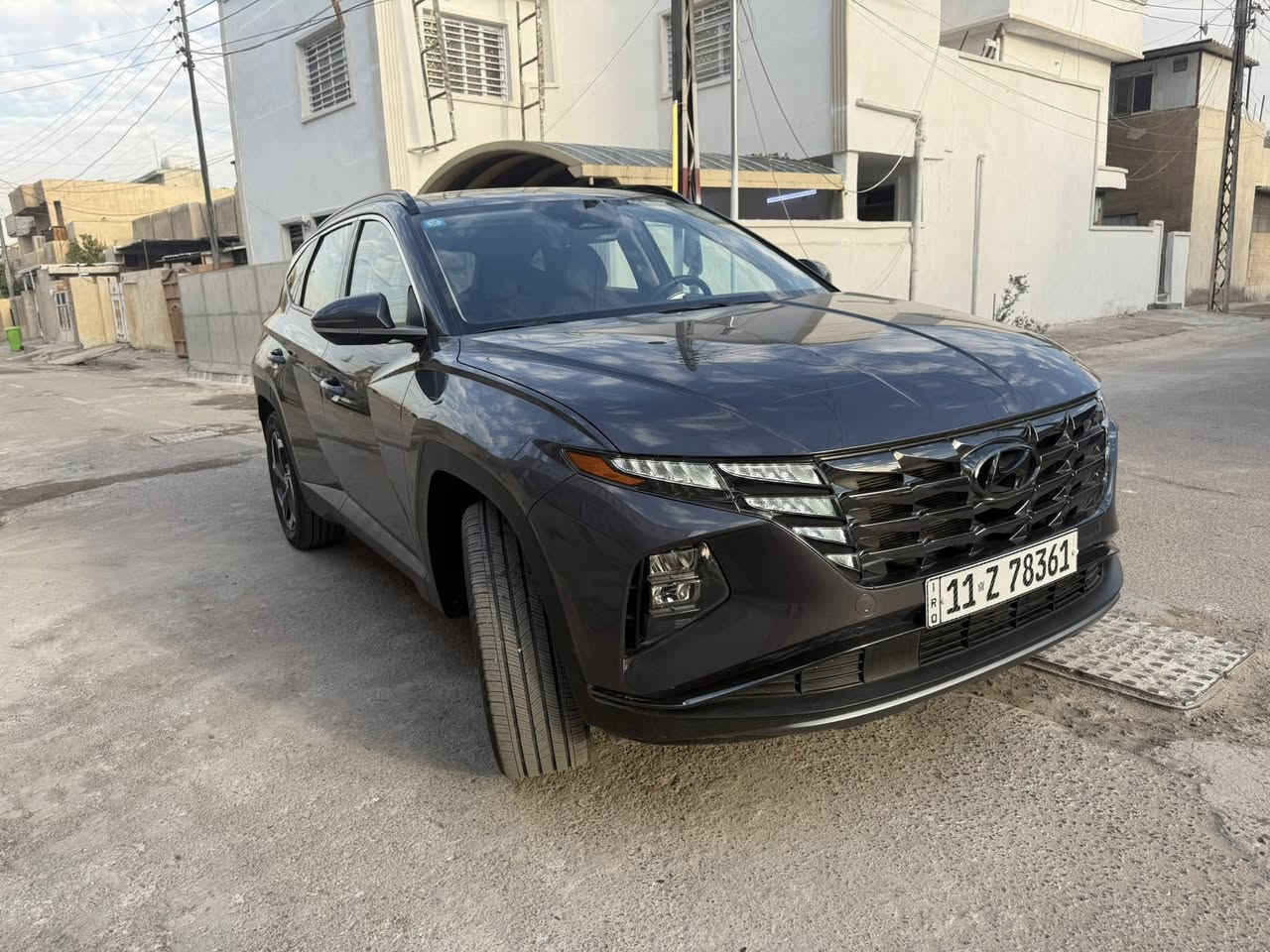 السلام عليكم 
هونداي توسان 2024 فول هايبرد
محرك 1600 تيربو 
حادثها تخريب كسر جامه اماميه وكسر شاشه المس الوسط 
وشخوط خارجيه بسيطه السياره مبولشه وكامله 
وشخوط بالدشبول 
السياره برغي مامفتوح بيها 
ماشيه 28 الف 
كشنات جلد 
كشنات تدفئه تبريد جميع المقاعد
كرسي كهربائي 
جنطه كهربائيه 
سقف بنرامه 
السياره مكفوله من البارد والصبغ والتبديل 
حساس ورادار 360 درجة 
السعر 20.500$ 
وبيها مجال بسيط جداً 
للاستفسار: ***********
