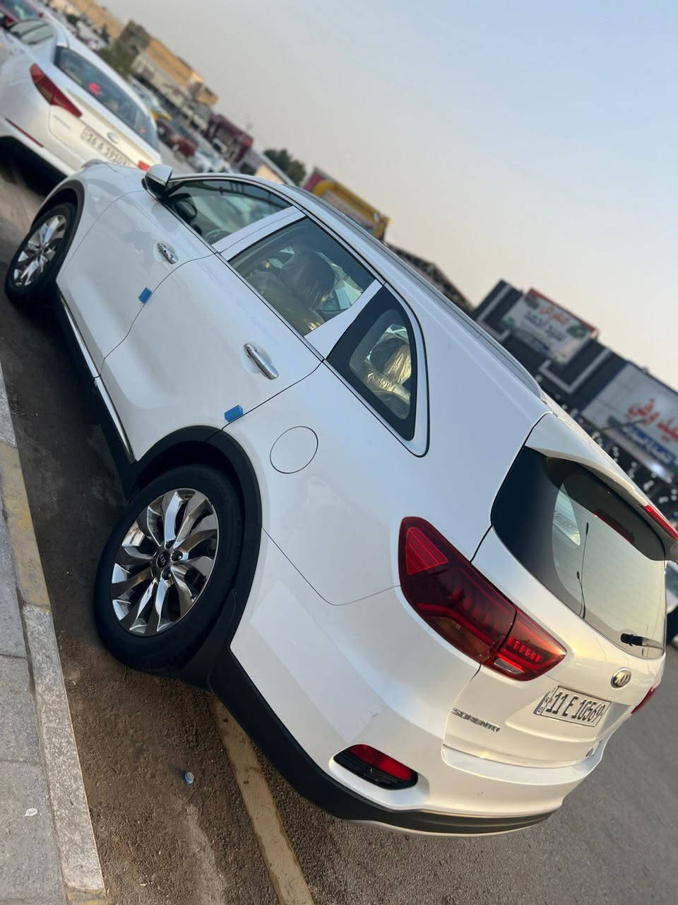 السلام عليكم مرخصه مدير الاكروب سورنتو خليجي موديل 18. بيع اومراوس حسب الغناعه شكل 20 رقم بغداد بسمي محرك 6 سياره كفاله عامه ماعده بارد باب خلف سايق محرك شرط مامفتوح ماشيه 142 سياره مراوس ترهم  السعر 238    عنوان ناصريه الغراف.  ***********.
